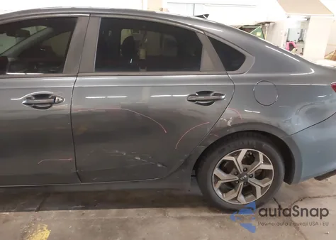 2020 Kia Forte Lxs z USA, uszkodzony, nr VIN 3KPF24AD6LE183638